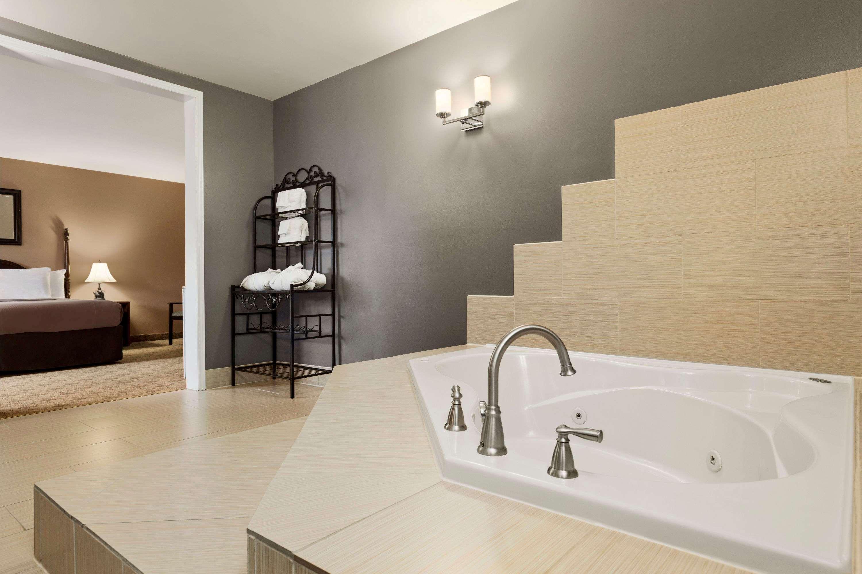 Travelodge By Wyndham קנורה מראה חיצוני תמונה
