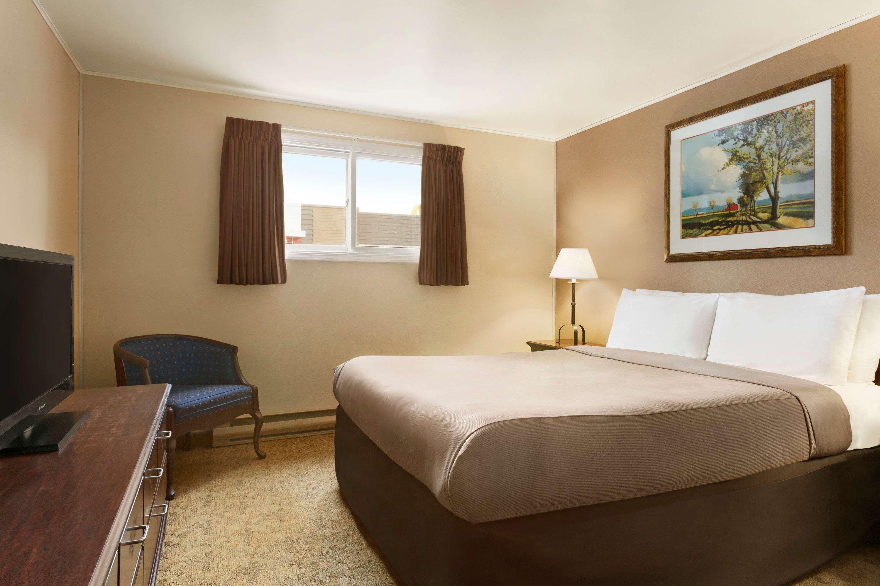 Travelodge By Wyndham קנורה מראה חיצוני תמונה